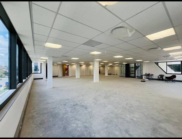 333M² OFFICE TO LET IN VORNA VALLEY